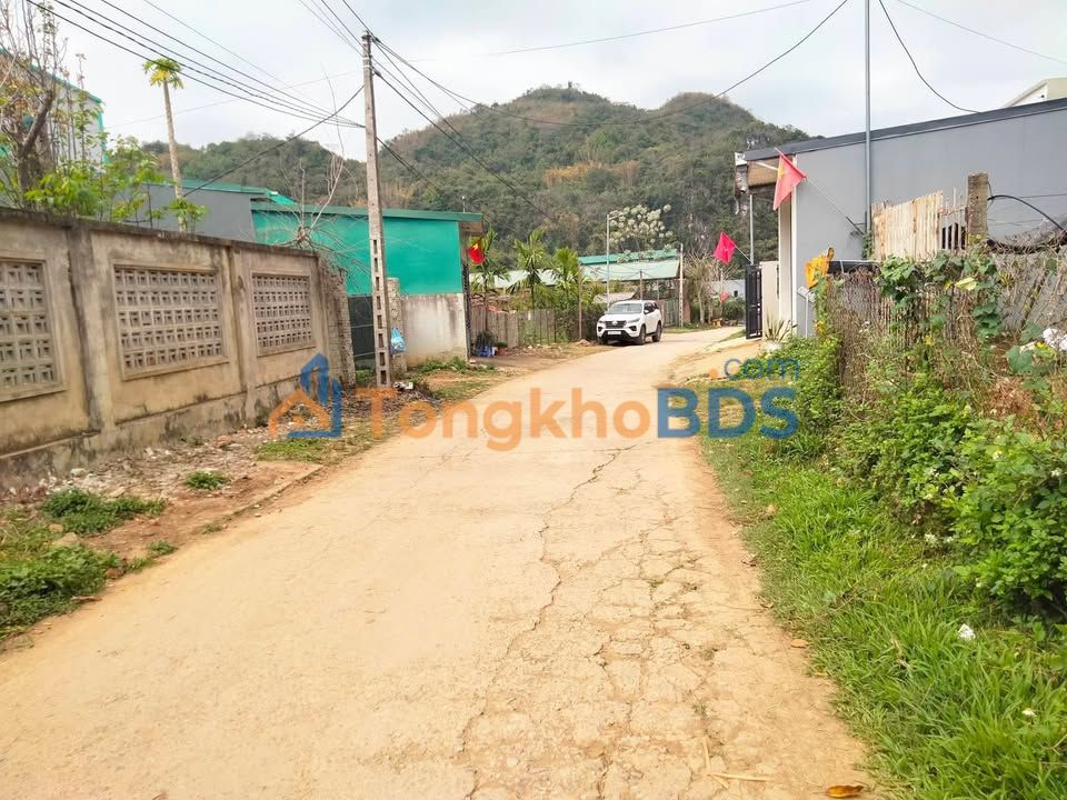 Đất nền Chiềng Ve Sơn La 240m² 900-999 triệu - Đường 13m ô tô