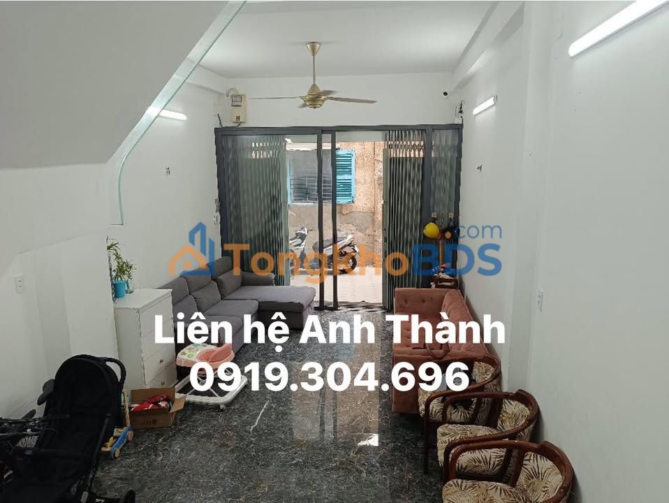 Nhà Phố Đề Thám Quận 1 - 31m² 4PN, Sổ Hồng Vuông Vắn, Giá 8.x Tỷ
