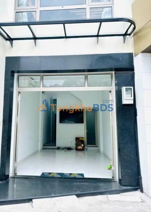 Nhà phố CMT8 Q1 60m² 120 triệu - Mặt tiền kinh doanh