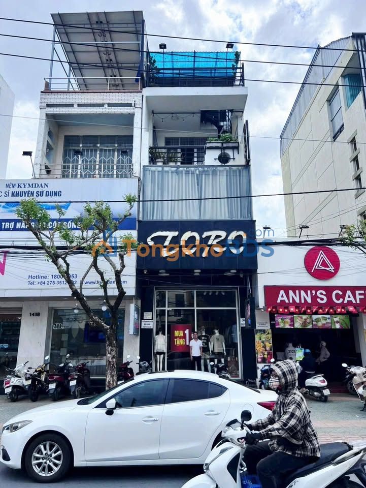 Nhà mặt tiền ĐL Đồng Khởi Bến Tre 10 tỷ - Mặt tiền kinh doanh