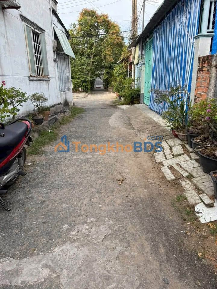 Nha Phuong 9 Vinh Long 60m2 gia 1.35 ty - O to vao tan nha