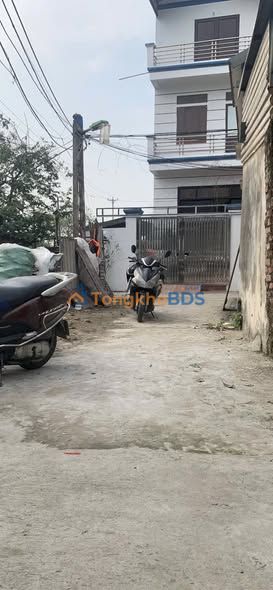 Bán Nhà 50m² Đông Mỹ, Thanh Trì - 5 Tỷ, Ô Tô Đỗ Cửa, 3PN Đủ WC