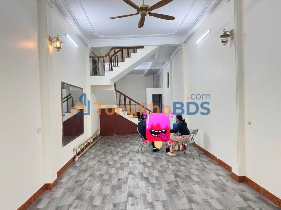 Nhà phố Bến Ngự 70m² giá 6 tỷ - Mặt tiền kinh doanh