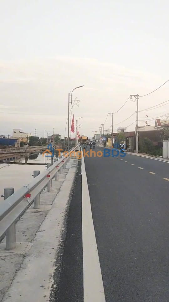 Đất nền Giao Thủy Nam Định: 215m² trục chính, giáp biển, giá 2 tỷ/lô