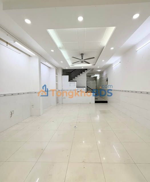 Nhà Mặt Tiền CMT8, Giáp Q10, 5x19m, 4 Tầng, 14.8 Tỷ TL