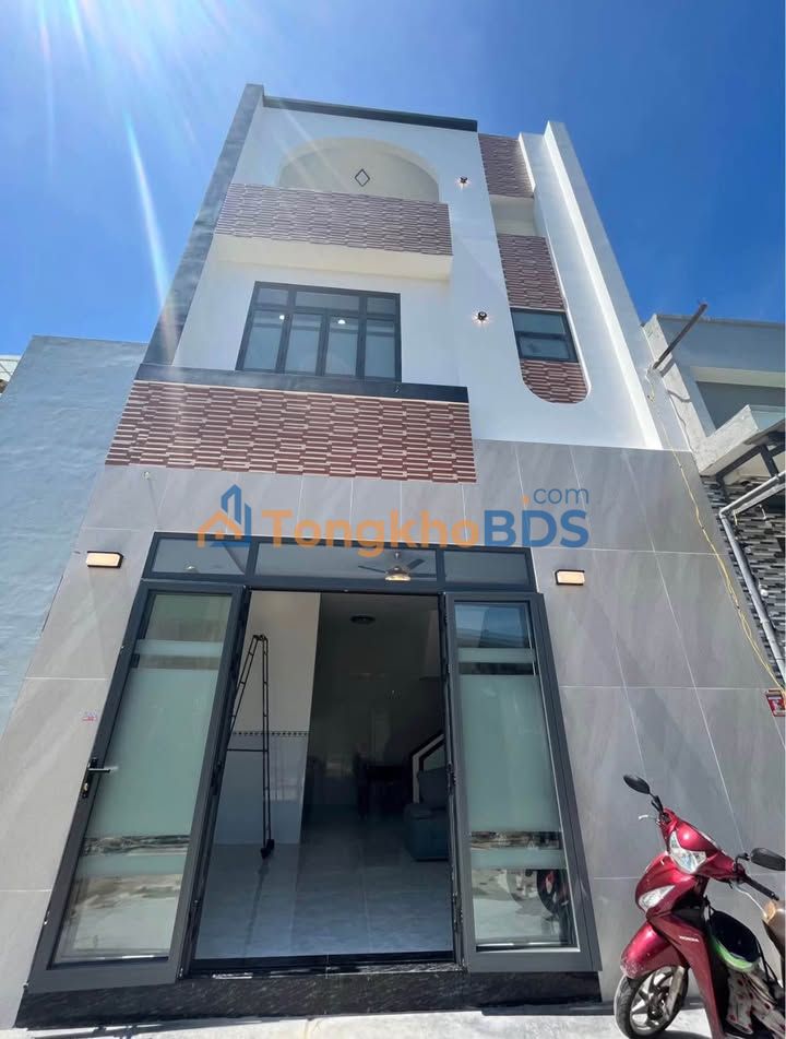 Nhà phố Nhơn Bình Quy Nhơn 40m² 2.2 tỷ - Ô tô vào tận nhà