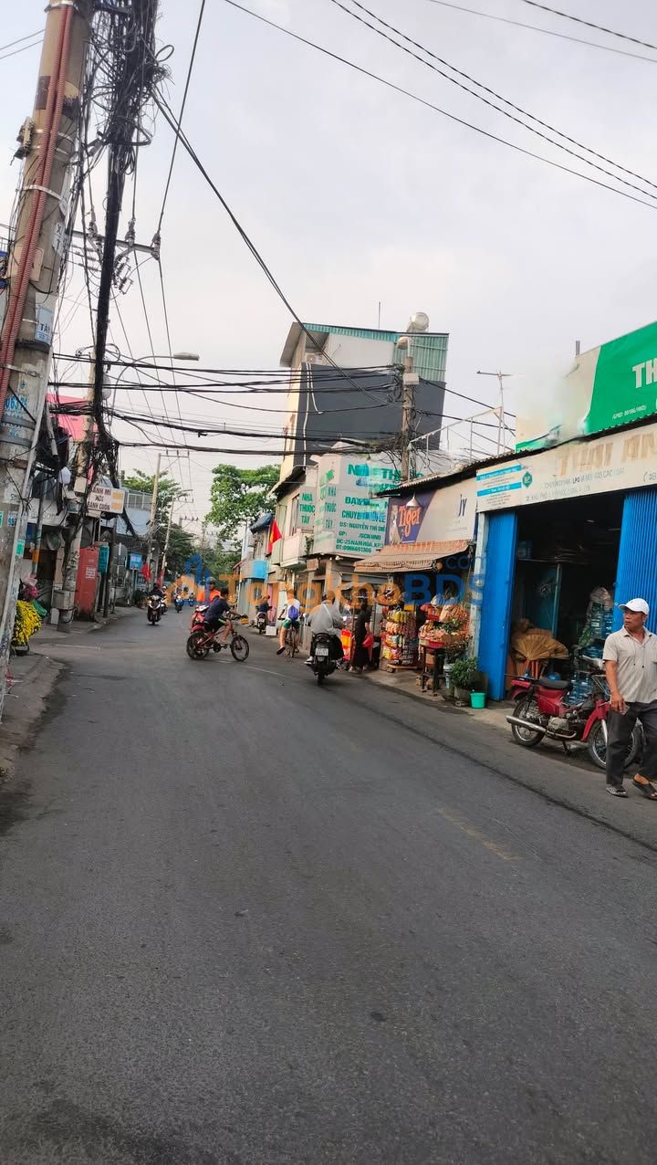 Nhà phố cho thuê Nam Hòa Q9 60m² 13 triệu - Mặt tiền kinh doanh