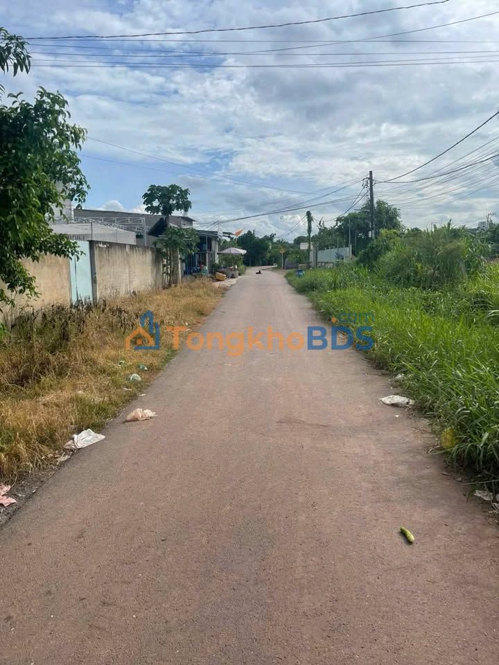 Nhà 1080m² Củ Chi - 2 Mặt Tiền, 15 Căn Trọ, Giá 7.5 Tỷ TL