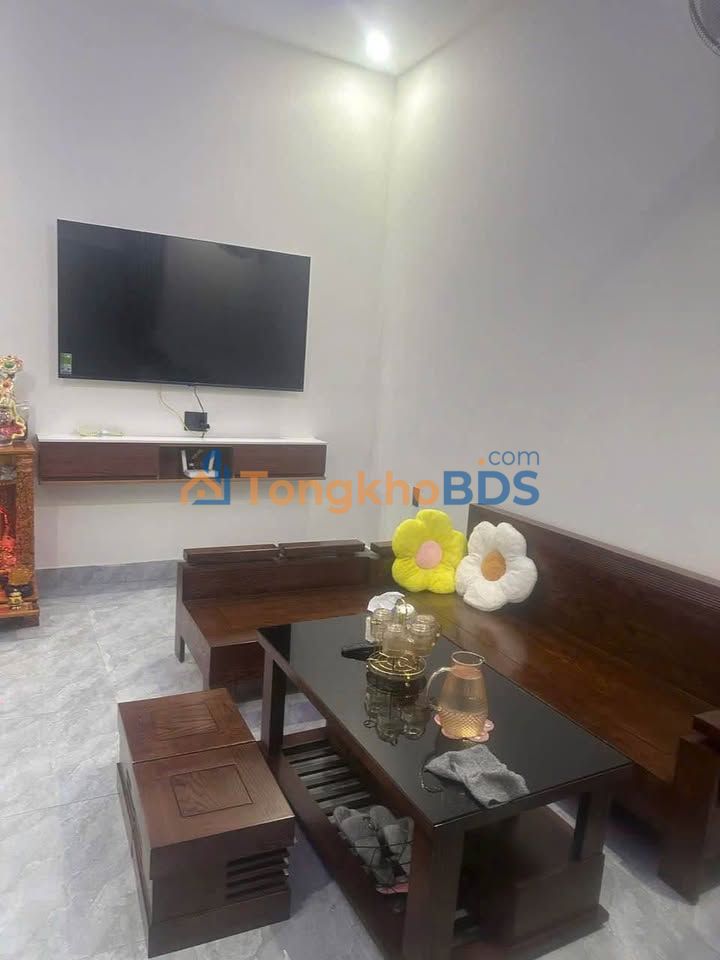 Nhà riêng Hoàng Thị Loan Huế 72m² 1,25 tỷ - Ô tô vào nhà