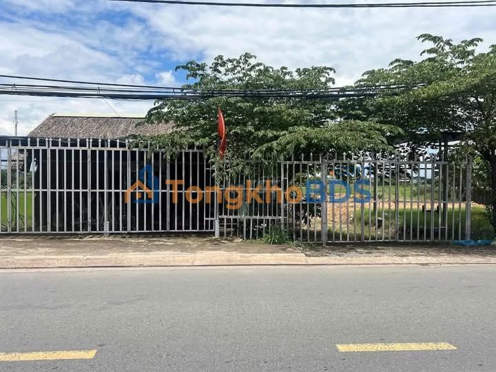 Nhà mặt tiền Dương Công Khi 2600m² 22tr Cho thuê ngay