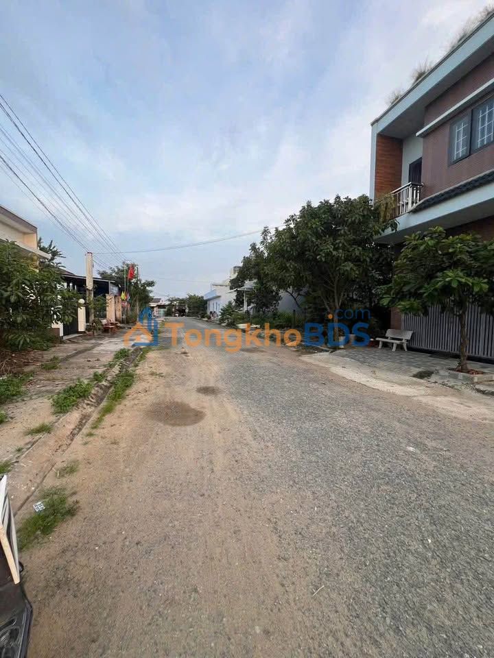 Đất nền Tây Ninh đường 11 90m² 1.6 tỷ - Đường to ô tô