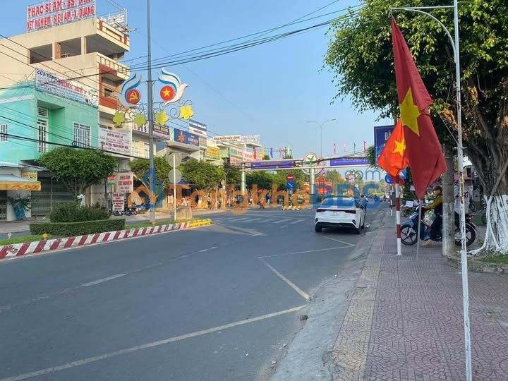 Nhà mặt tiền Phạm Thái Bường Vĩnh Long 108m² 18 triệu - Cho thuê ngay