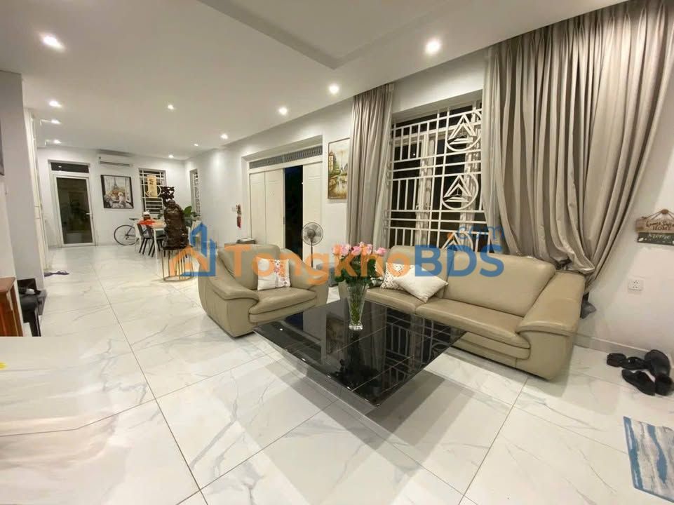 Nhà CTXD5 Phước Long B 180m² 24 tỷ - Ô tô vào nhà