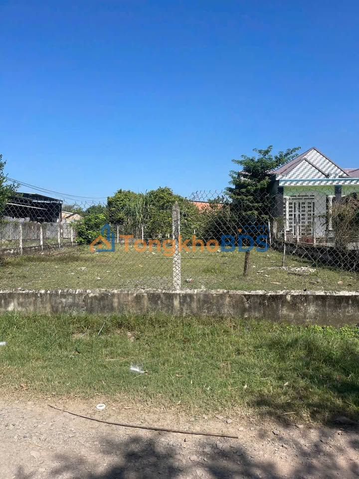 Đất 300m² Trảng Bàng 2.15 Tỷ - Hai Mặt Tiền, Phân Lô Tốt