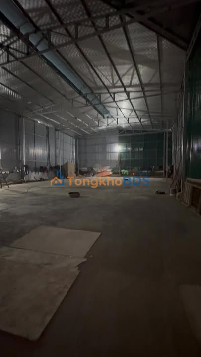 Kho xưởng Phụng Châu 400m² 14 triệu - Hoạt động ngay