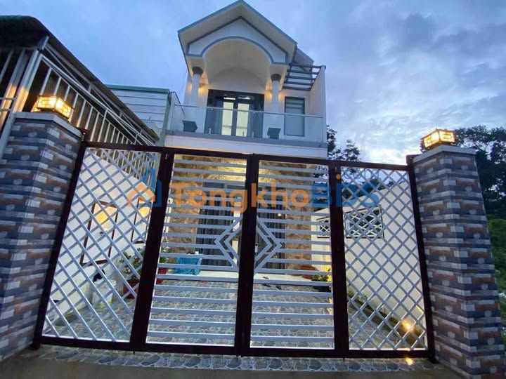 Nhà 2 lầu kiên cố 106m² Phường B'lao, Bảo Lộc - Sẵn Thổ Cư, Giá 3.2 Tỷ