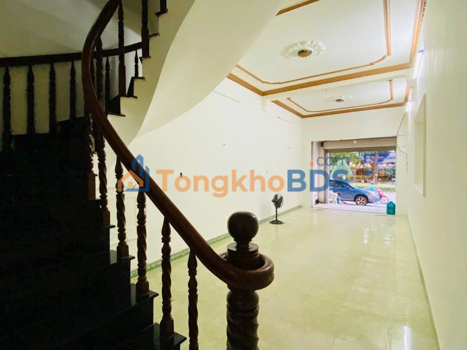 Nhà MT Đồng Khởi Biên Hòa 120m2 8.5 triệu - Sẵn sàng ở ngay