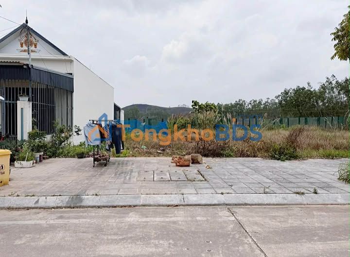 Đất nền Móng Cái 125m² 900 triệu - Đường to ô tô