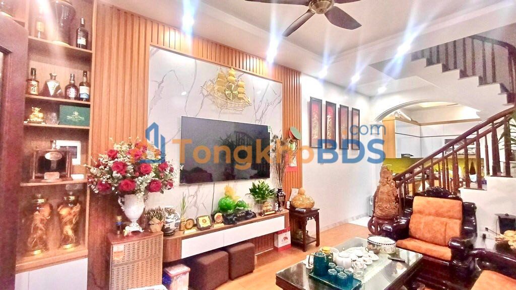 Nhà Thịnh Liệt Hoàng Mai 50m2 giá 12 tỷ - Sẵn sàng ở ngay