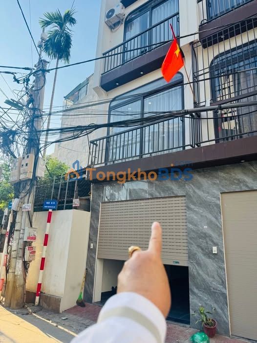 Nhà Long Biên 35m² 7 tỷ - Ô tô ngủ trong nhà, sổ đỏ riêng