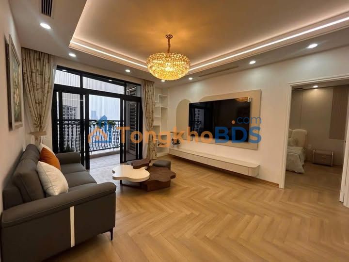 Căn hộ Royal City R5 - Thanh Xuân 102m² 20tr Full nội thất