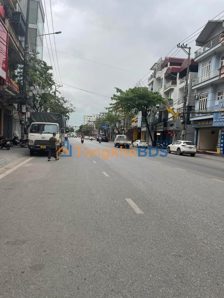 Nhà 3 tầng Lương Văn Thăng 90m² giá thỏa thuận - Ô tô vào tận nhà