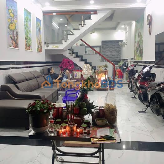 Nhà Thoại Ngọc Hầu Tân Phú 56m² 5 tỷ - Ô tô vào tận nhà