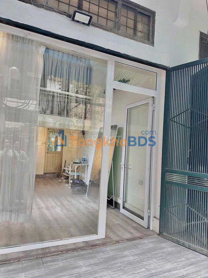 Cho thuê tầng 1 mặt ngõ Chùa Bộc 40m² - Ô tô tránh, sẵn ở ngay!
