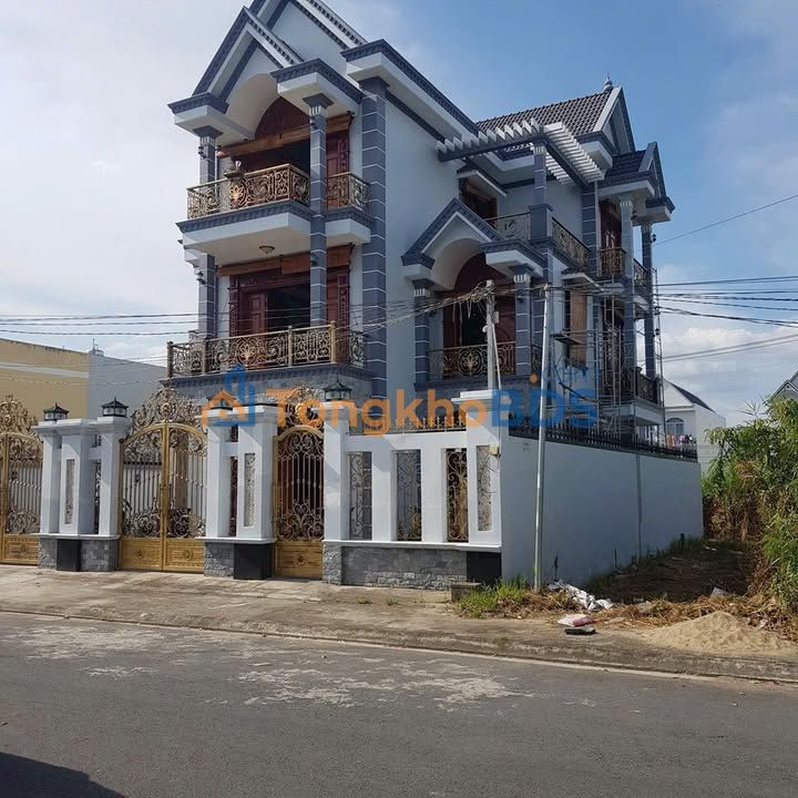 Townhouse Long Hậu 270m² giá 10 tỷ - Pháp lý rõ ràng