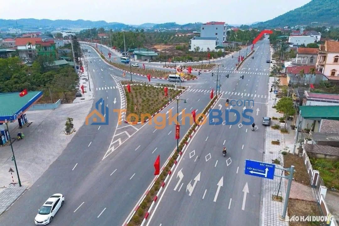 Đất nền mặt QL37 Hoàng Văn Thụ 200m² - Đường to ô tô