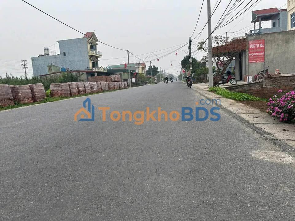 Đất nền mặt trục huyện Thái Thụy 100m² - Kinh doanh đắc lợi, giá 1.9 tỷ