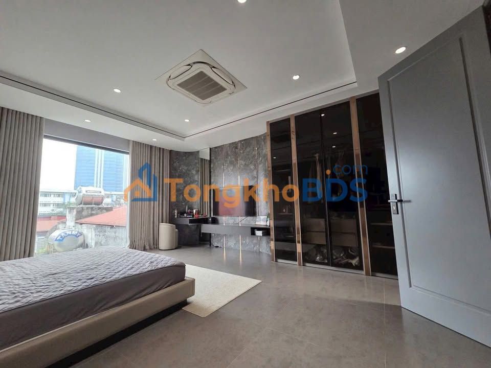 Nhà Nguyễn Công Hoan 97m² giá 36 tỷ - Ô tô vào tận cửa