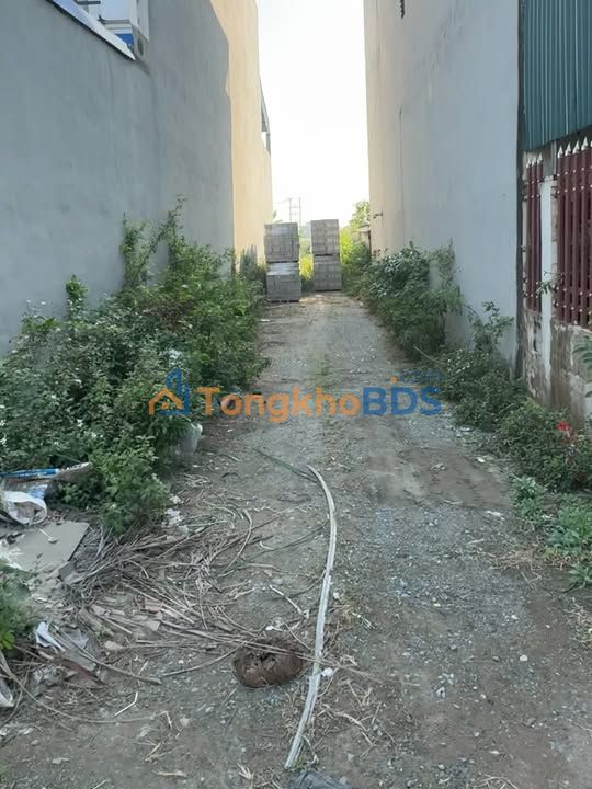 Đất nền La Mát Phù Ủng 180m² giá thỏa thuận - Sổ đỏ chính chủ