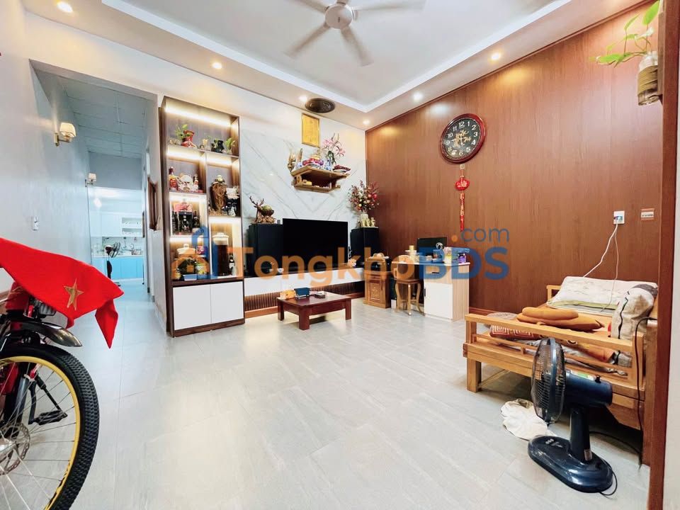 Nhà Cẩm Thủy 70m² - Hướng Tây, Sẵn Sàng Vào Ở Ngay!