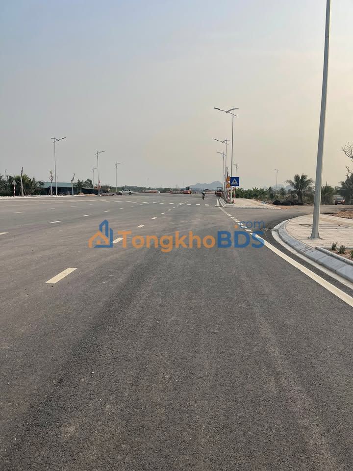 Đất nền Trần Hưng Đạo Uông Bí 20.000m² - Đường to ô tô