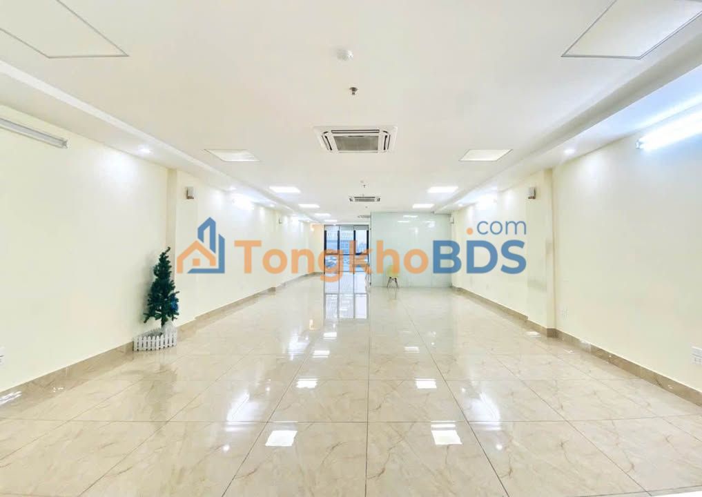 Văn phòng Trần Vỹ Cầu Giấy 110m² 24 triệu - View hồ