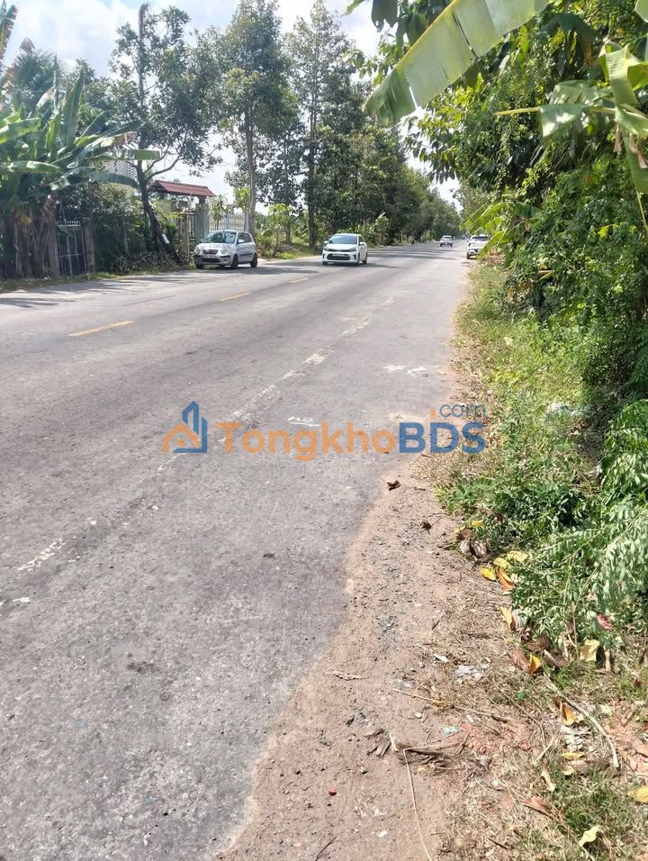 Nhà mặt tiền Giồng Trôm 300m2 thỏa thuận - Ô tô vào tận nhà