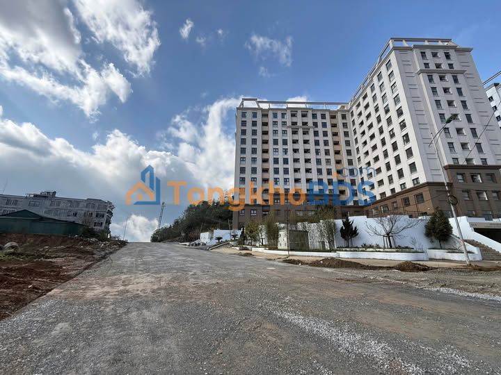 Townhouse Sa Pa 95m² giá 5,x tỷ - Ô tô vào thẳng, sổ hồng giao dịch ngay