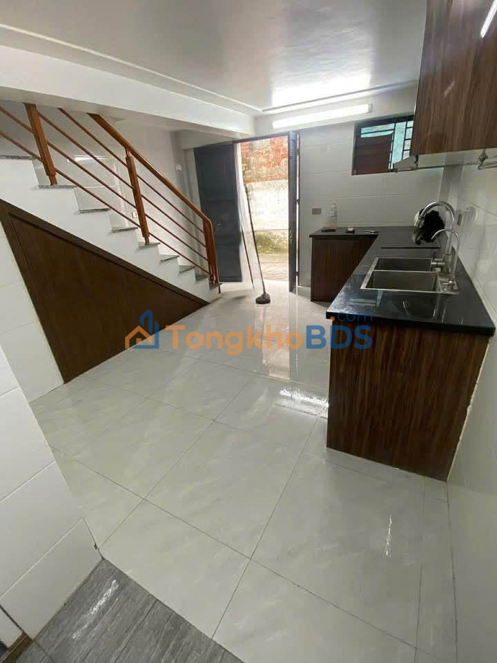 Nhà 3 tầng Nguyễn Văn Cừ Anh Sơn 9.8 triệu - Sẵn sàng ở ngay