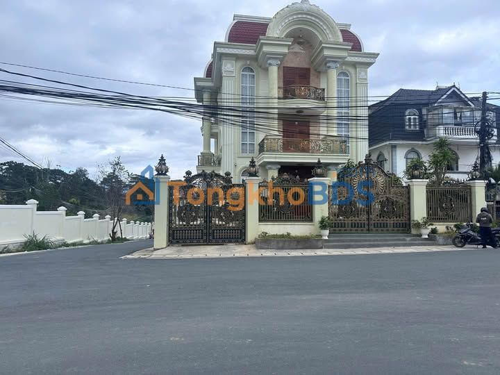 Townhouse Đà Lạt Trần Nhân Tông 350m² 56 tỷ - Mặt tiền kinh doanh