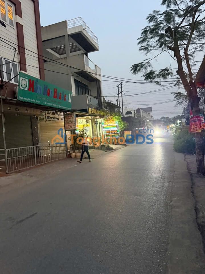 Nhà 3 tầng ĐT196 100m² giá 6 tỷ - Ô tô vào tận nhà