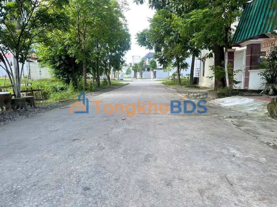 Nhà phố Lưu Vệ TT Tân Phong 222m² 2 tỷ - Đường lớn sầm uất