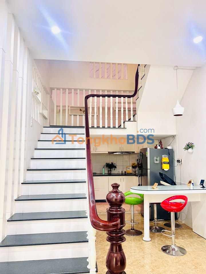 Nhà Trung Tâm Nha Trang 75.6m² - 6PN, 1km Biển, 14 Tỷ