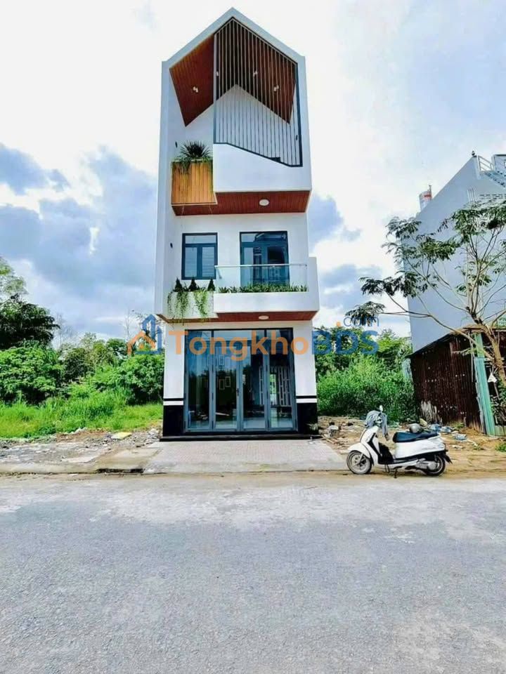 Nhà 3 Lầu 4PN KDC Cửu Long, Cần Thơ - 3.2 Tỷ, Hướng Đông Nam