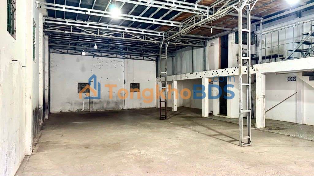 Warehouse Tô Hiệu 165m² 2 tỷ - Hoạt động ngay