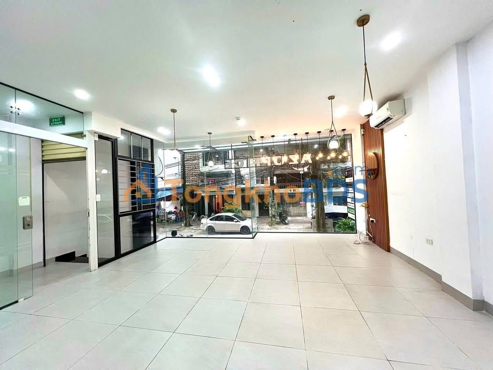 Mặt bằng KD Hoàng Quốc Việt 50m² 12tr - Mặt tiền kinh doanh