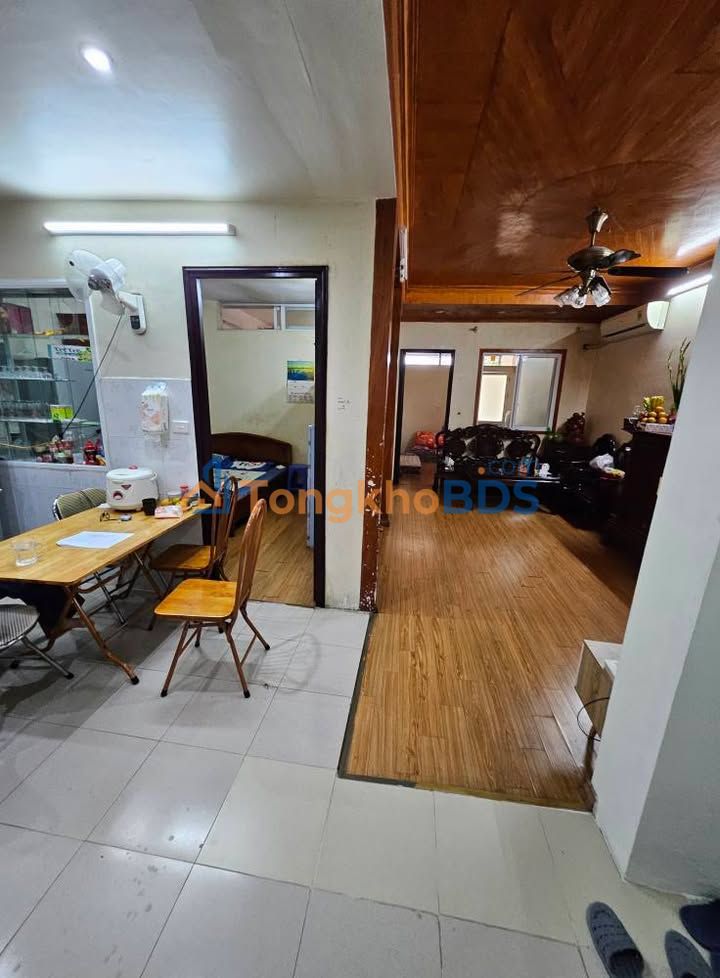 Căn hộ Hoàng Quốc Việt 90m² giá 5.2 tỷ - Bàn giao ngay