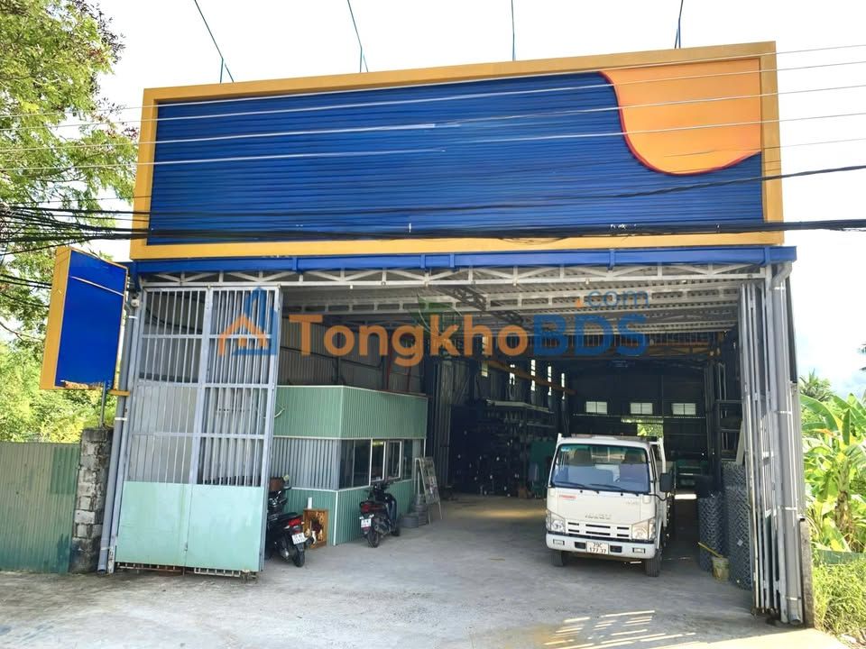 Kho 600m2 Nguyen Tat Thanh 15 trieu - Hoat dong ngay