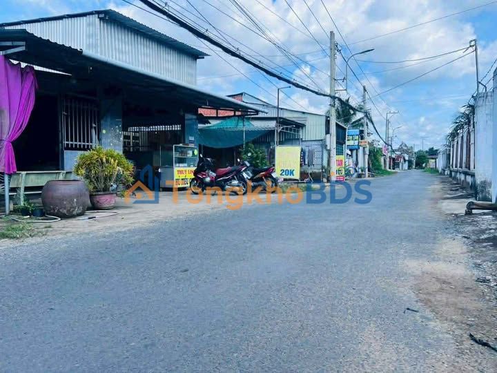 Nhà phố Nguyễn Văn Trung Bến Tre 3,4 tỷ - Mặt tiền kinh doanh