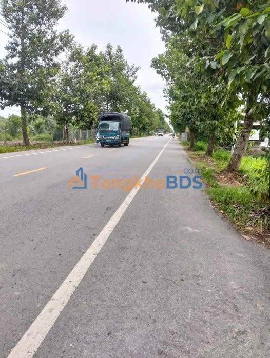 Đất nền Giồng Trôm 2400m² giá 780 triệu - Đường to ô tô